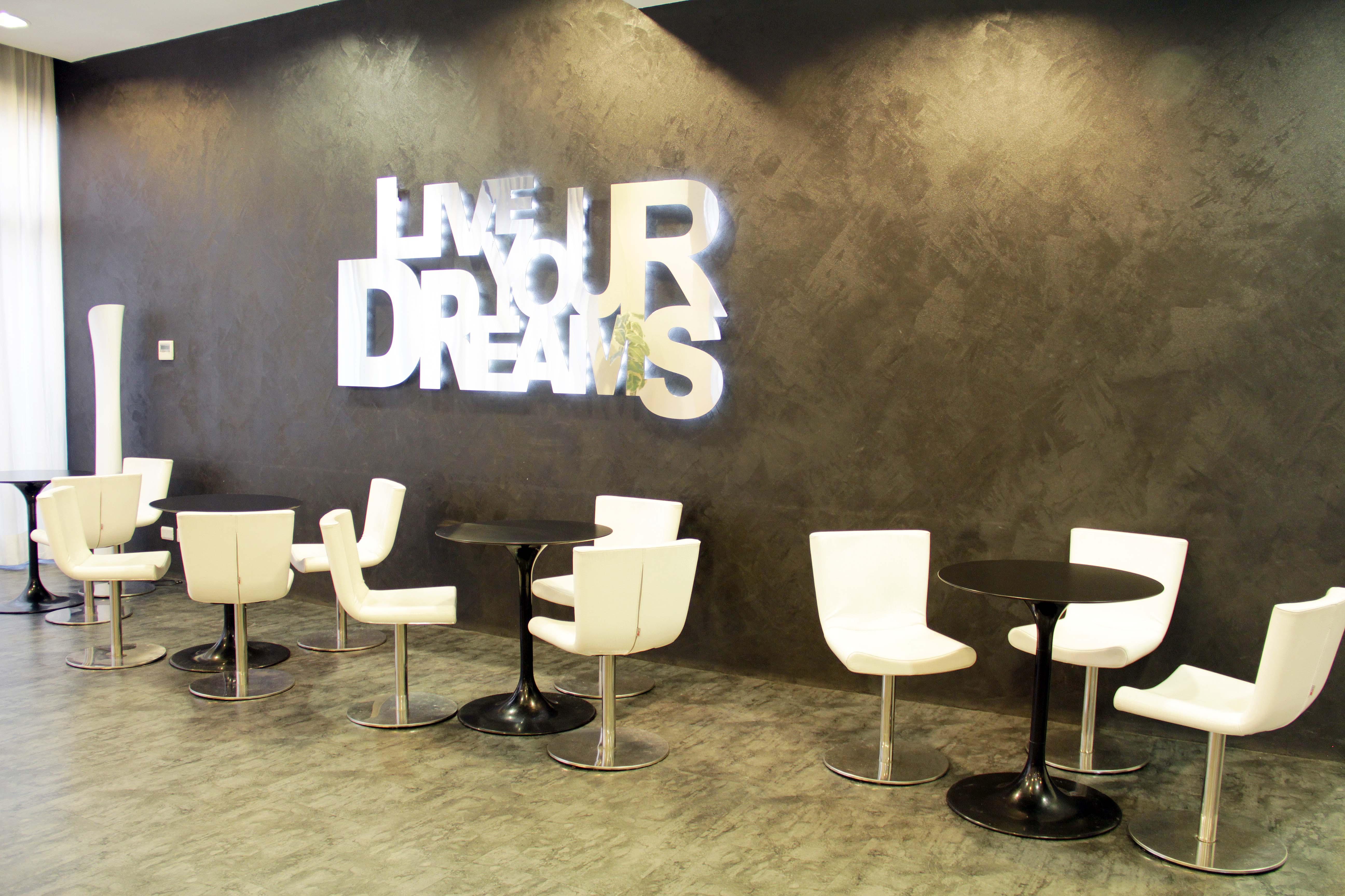 Ih Hotels Milano Lorenteggio מראה חיצוני תמונה