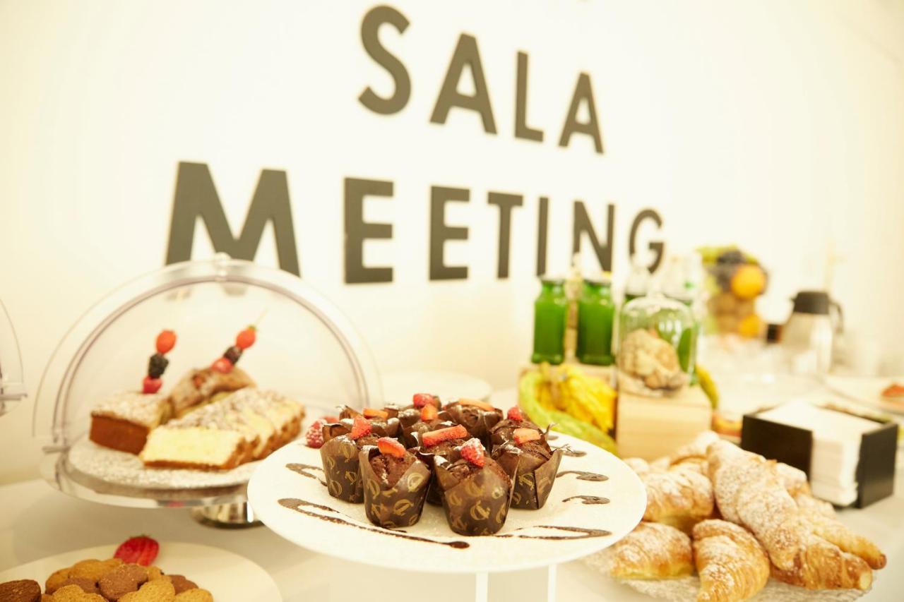 Ih Hotels Milano Lorenteggio מראה חיצוני תמונה
